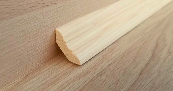 Плинтус деревянный 30мм фигурный из ели