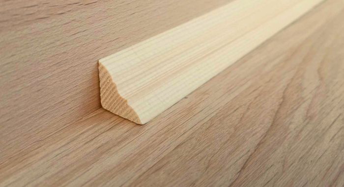 Угольник внутренний 20*20 3м из ели